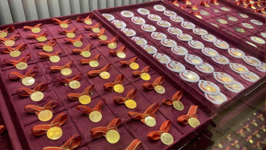 Ons alt�ndaki d���� gram alt�na da yans�d�