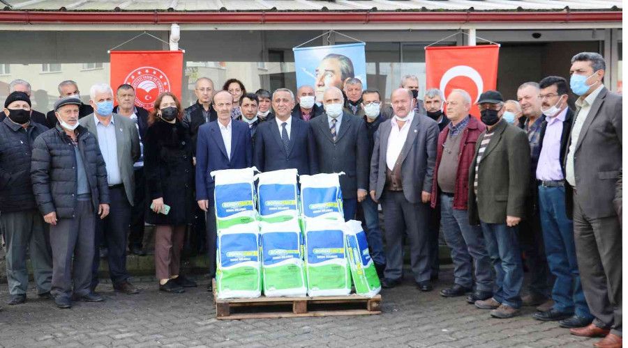 Organik fındık üreticilerine bordo bulamacı dağıtımı