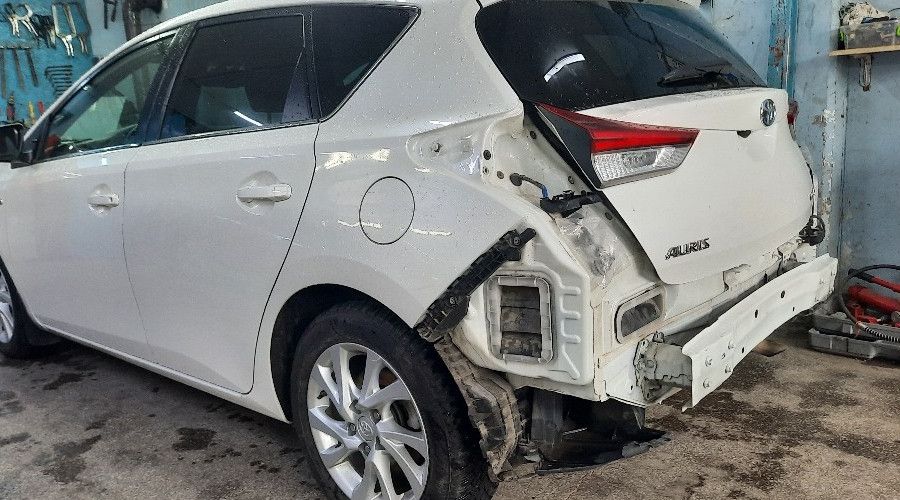 Oto tamircinin kar sevinci: "Kazalar olacak ki, biz de ekmek yiyelim"
