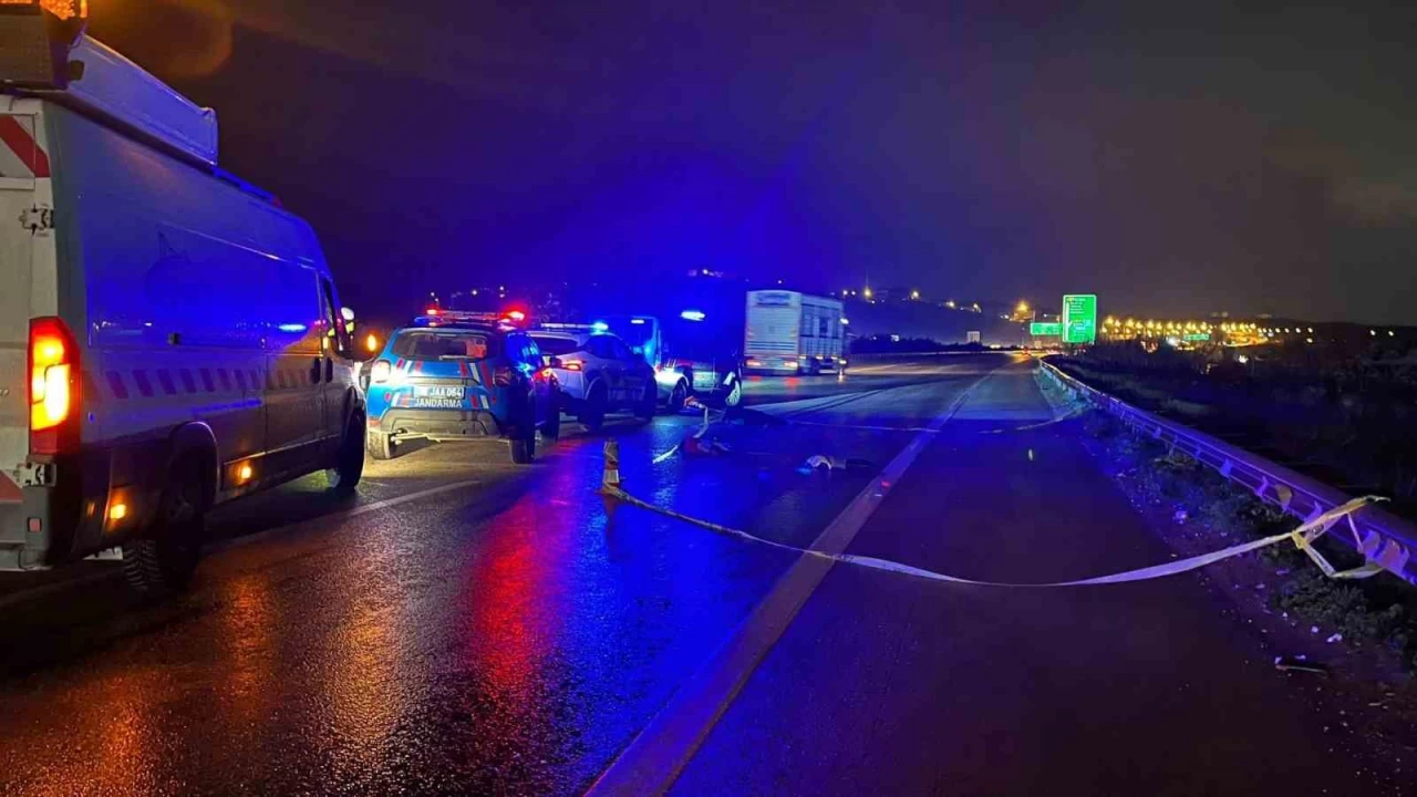 Otobanda kar��ya ge�mek isterken t�r�n alt�nda kald�