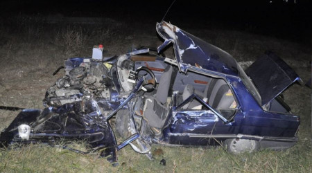 Otomobilin paramparça olduğu kazada 1 ölü, 8 yaralı