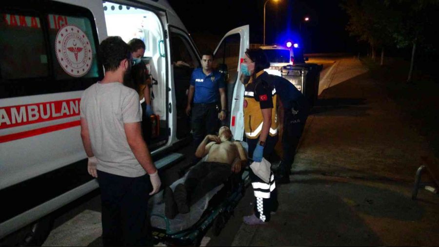 Otomobille kovalanan şahıs silahlı saldırıya uğradı