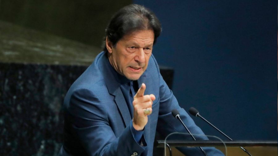 Pakistan'da mran Han'n destekileri sokaa indi