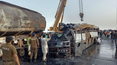 Pakistan'da tr ile yolcu otobs arpt: 17 l, 6 yaral