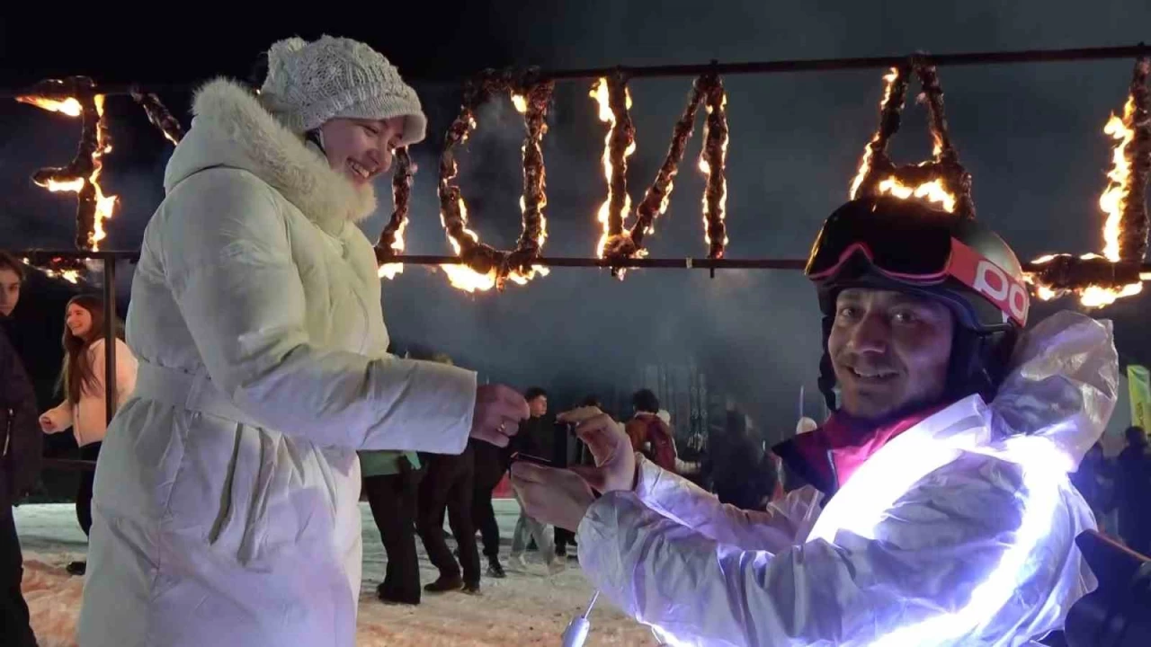 Paland�ken'in zirvesinde s�rpriz evlilik teklifi