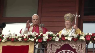 Papa 14. Leo ve Fener Rum Patrii Bartholomeos, ayine katlanlar selamlad