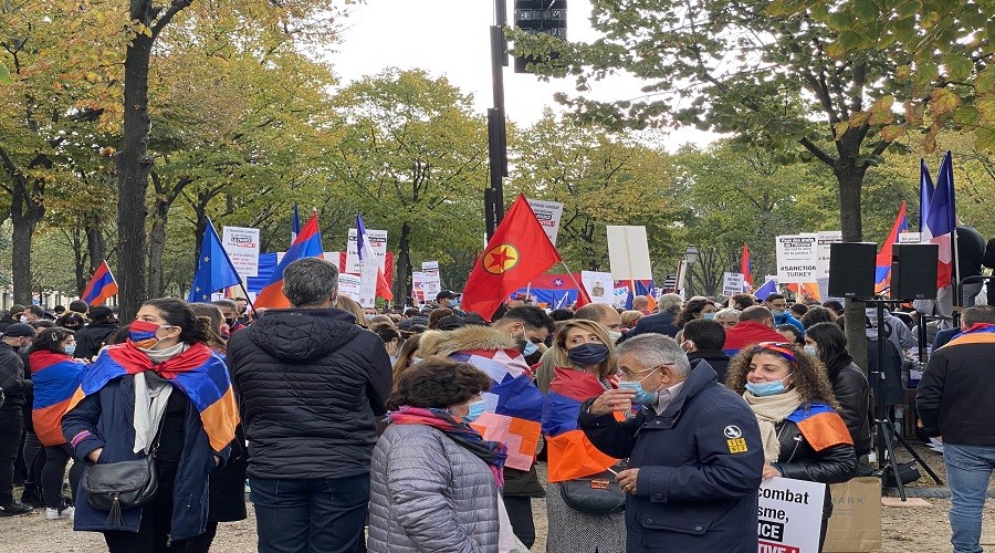 Paris'te "Trkiye ve Azerbaycan kartlar" omuz omuzayd