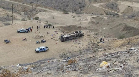 Peru'da yolcu otobüsü uçurumdan yuvarlandı: 25 ölü