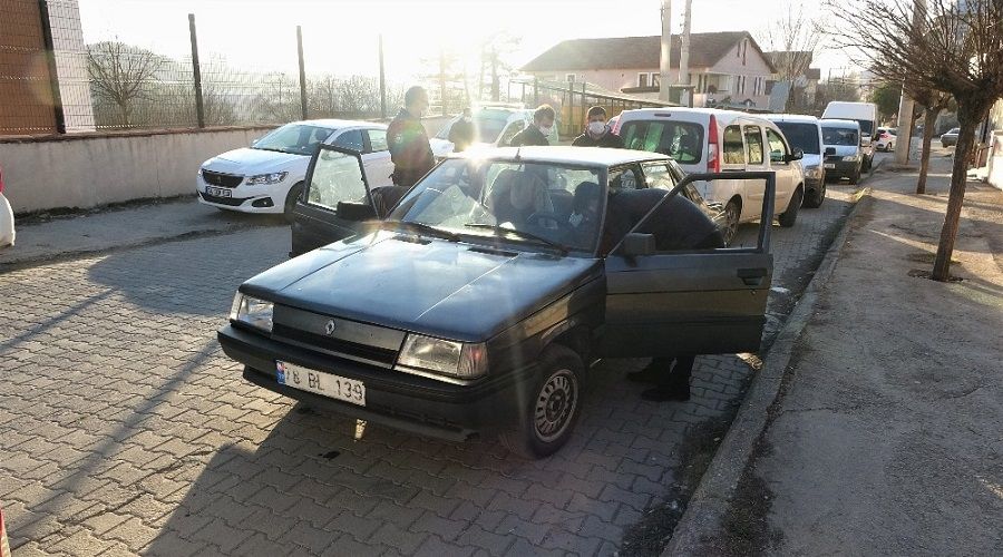 Polis dur, dedi aracını bırakıp kaçtı