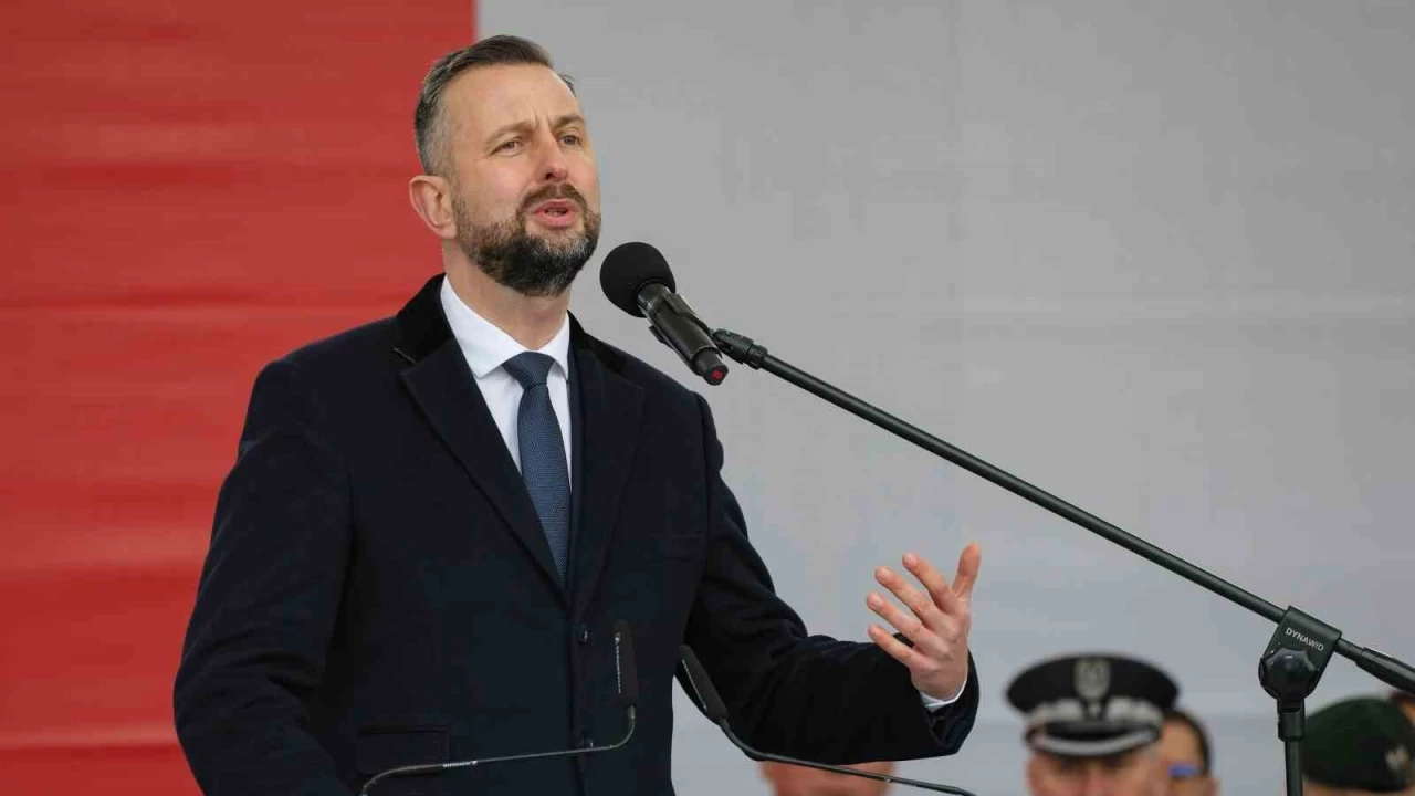 Polonya, 400 bin kişiye askeri eğitim vermeyi hedefliyor