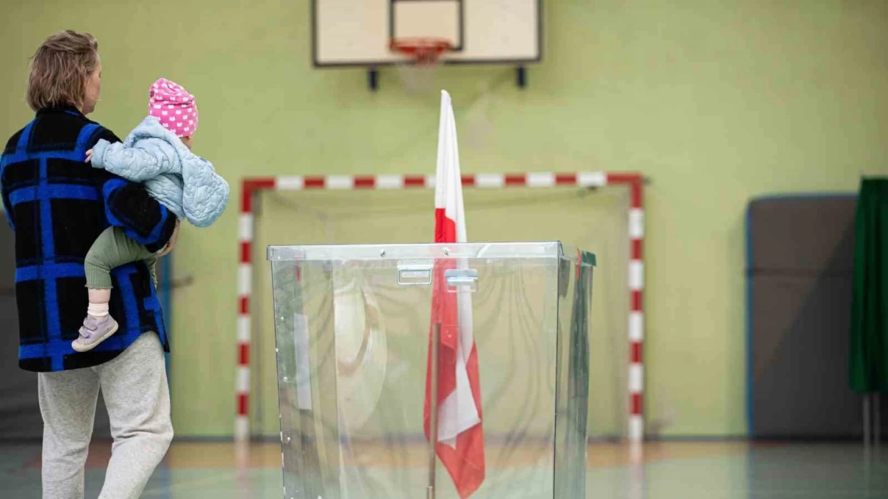 Polonyalılar yeni cumhurbaşkanlarını seçiyor