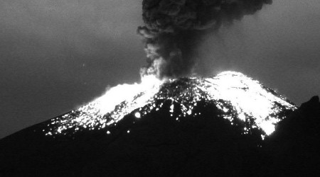 Popocatepetl Yanardağı'nda son 24 saatte 6 patlama oldu
