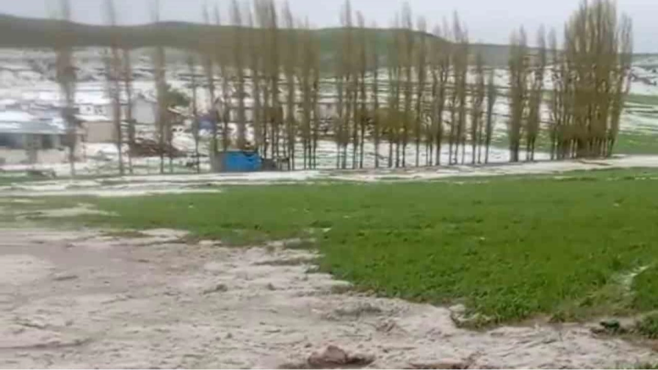 Sağanak ve dolu Sivas'ı fena vurdu