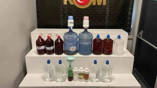 Sahte alkolleri piyasaya süremeden yakalandı