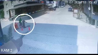 Samsun'da görme engelli çift kapağı açık rögara düştü