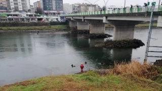 Samsun'da Yeilrmak Nehri'ne atlayan ocuun cansz bedenine ulald