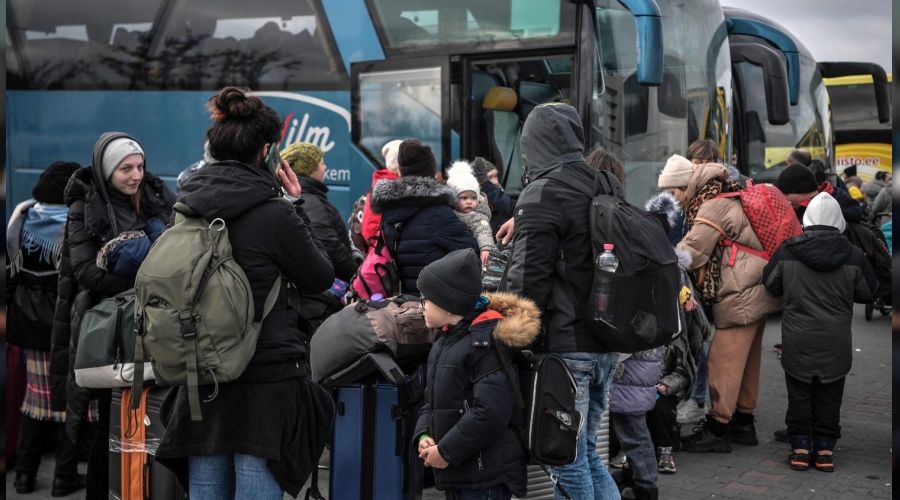 Savaşı kışkırtan İngiltere 300 Ukraynalı aldı