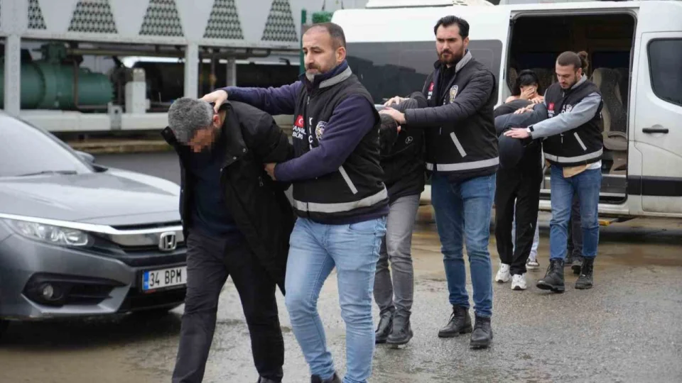 'Sazan Sarmal�' ile 3.5 milyarl�k vurgun