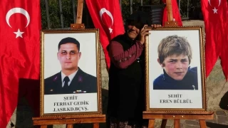 ehit Eren Blbl, ehadetinin 8. ylnda mezar banda anld