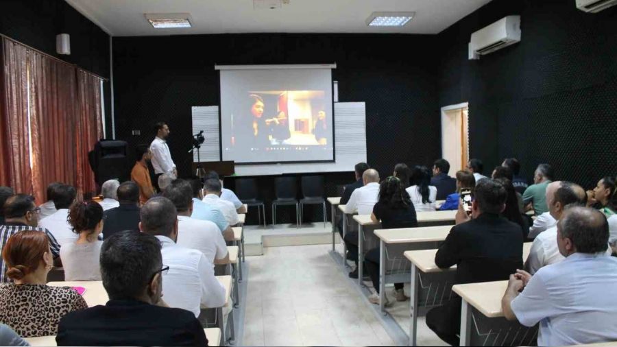 �ehit ��retmen �enay Ayb�ke Yal��n an�ld�