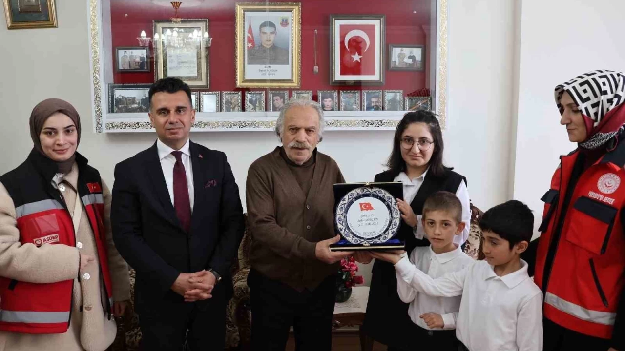 Şehitlerin aziz hatıralarına vefa