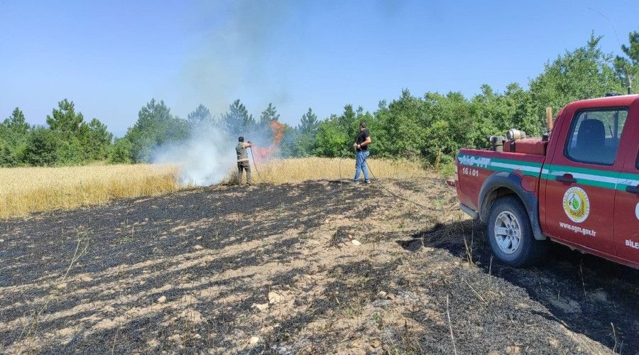 Ses bombas�ndan ��kan alevler tar�m arazisini k�le �evirdi