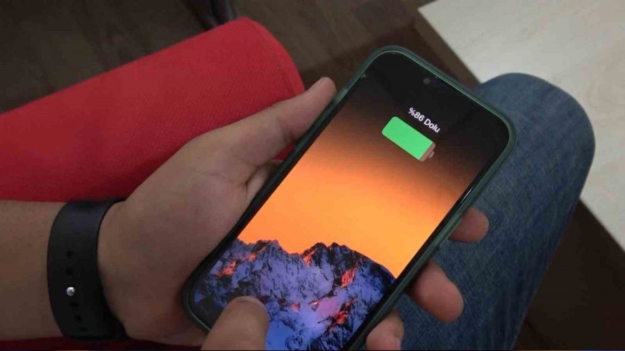 S�cak havalar cep telefonlar�n� da etkiledi