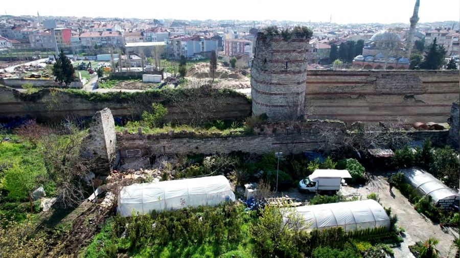 Silivrikapı'da surların yıkılan bölümü görüntülendi