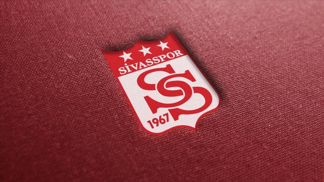 Sivassporlu futbolcular kazaya kart: 3 sporcu yaraland