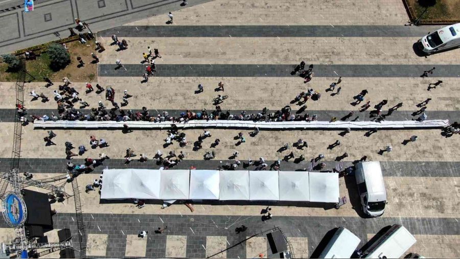 Sivas'ta 58 metre uzunluunda sucuk retildi