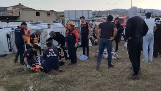Sivas'ta fndk iilerini tayan minibs otomobille arpt