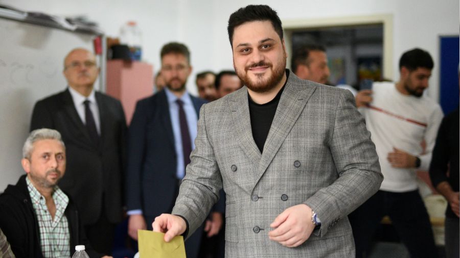 Siyasetçilerin jübile seçimiydi, söz artık gençlerde