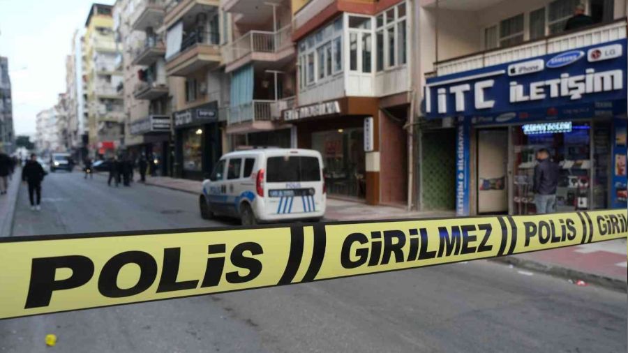 Sokak ortasnda nce eini, sonra kendinivurdu