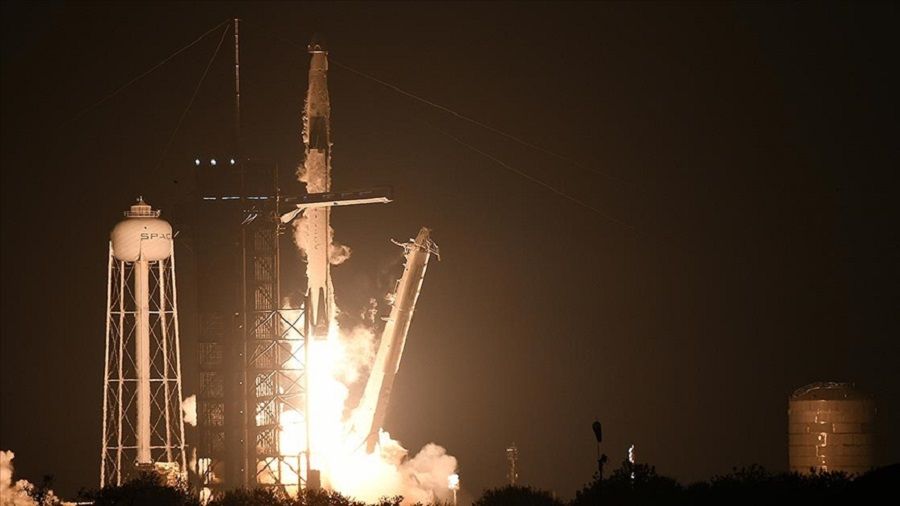SpaceX Uluslararas� Uzay �stasyonu'na 4 astronot g�nderdi