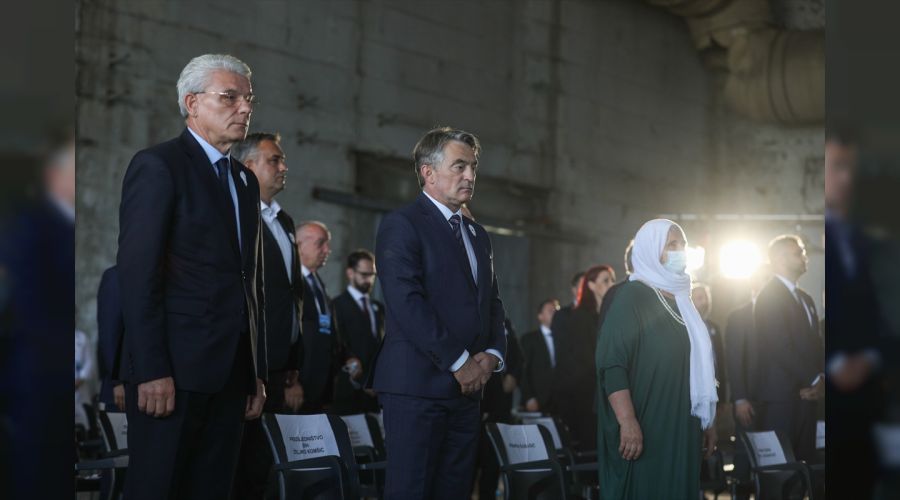 Srebrenitsa Soyk�r�m�'n�n 19 kurban� daha topra�a verildi