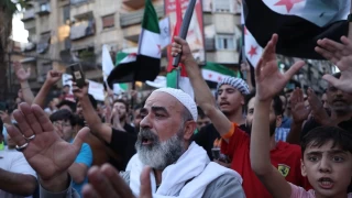 Suriye'de, srail'in hava saldrlar protesto edildi