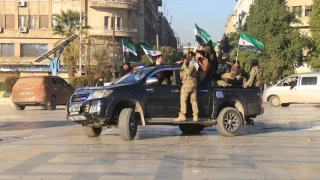 Suriye'de silahlı gruplar Halep kent merkezinin büyük bölümünü ele geçirdi