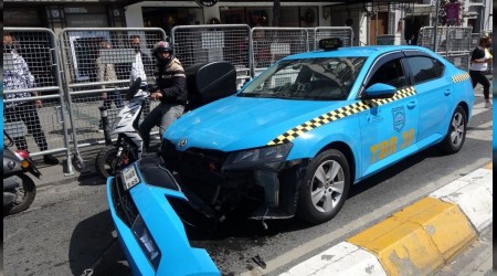 Taksim'de taksi çekiciden düştü