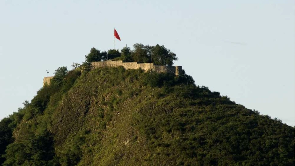 Tarihin zirvesindeki n�bet�i: Andoz Kalesi