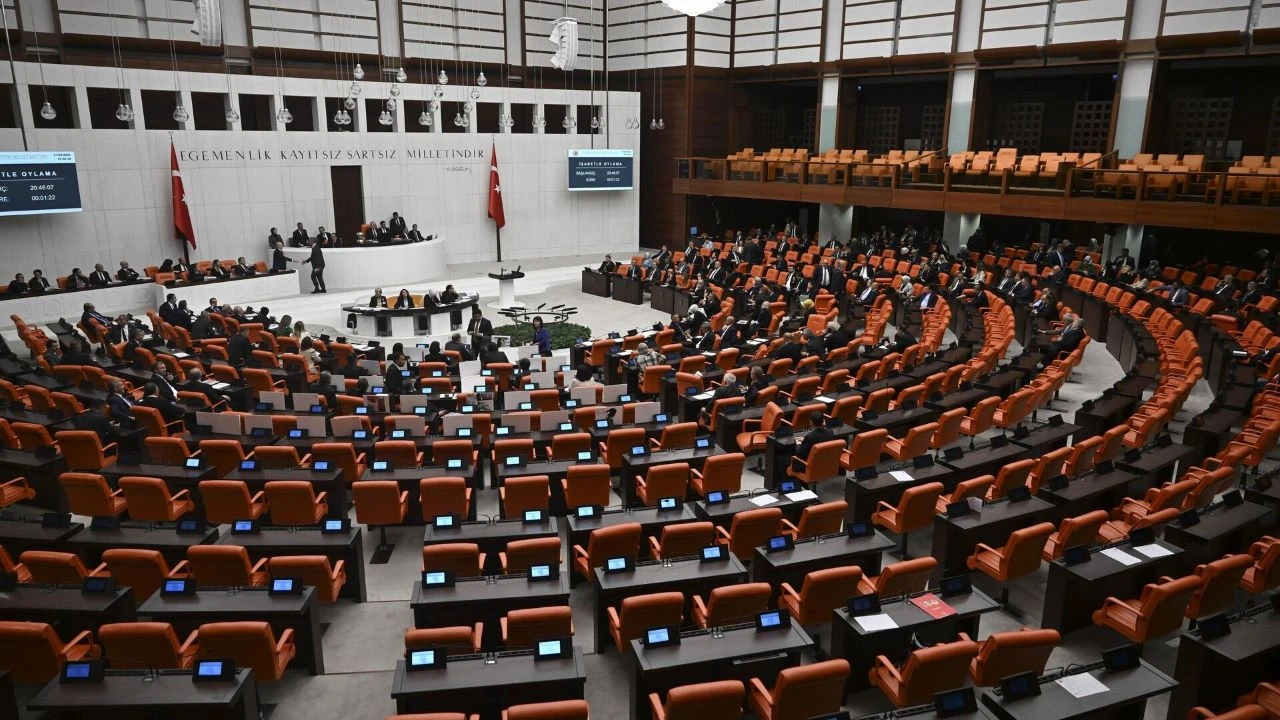TBMM'de CHP ve AKP arasında tartışma çıktı