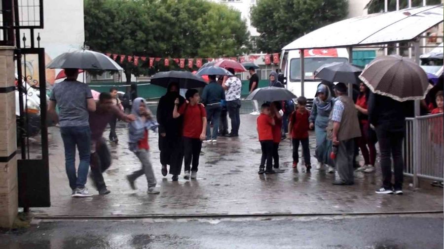 Tekirdağ'da yağmur aniden bastırdı