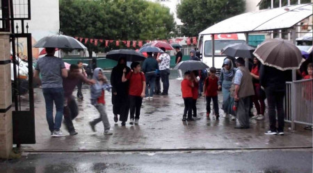Tekirdağ'da yağmur aniden bastırdı
