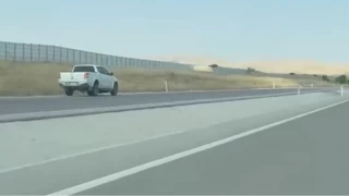 Ters eritten giden kamyonet yrekleri aza getirdi