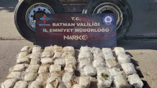 Trn tekerinde 27 kilo skunk ele geirildi