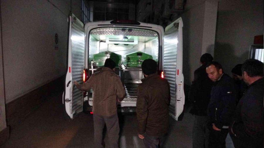 Tokat'ta 3 kii tabanca ile vurulmu olarak bulundu