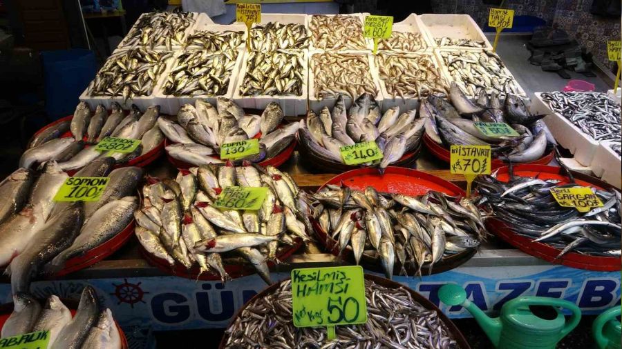 Trabzon'da tezgahlarda çeşit bolluğu