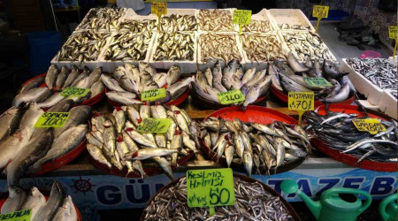 Trabzon'da tezgahlarda çeşit bolluğu