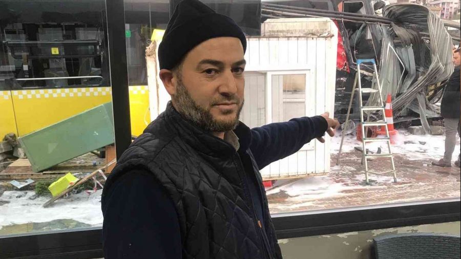 Tramvay kazasndan inanlmaz kurtulu kamerada: Kulbe zerine ykld