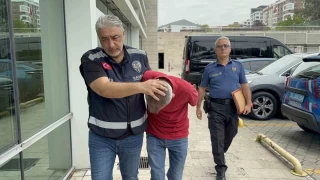 Tramvayda gen kadnn fotoraflarn eken ahsa meydan daya
