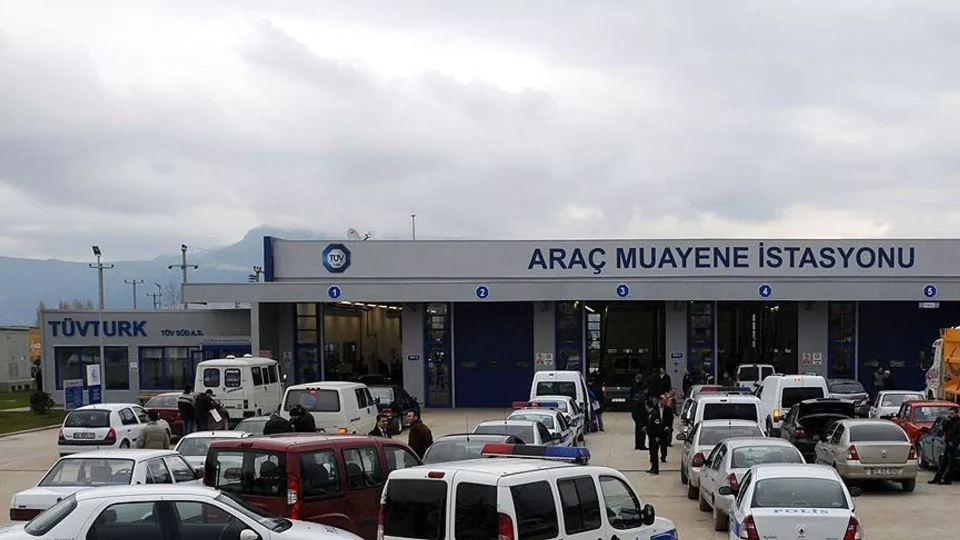 Ula�t�rma ve Altyap� Bakanl���'n�n Resm� Gazete'de yay�mlanan yeni y�netmelik de�i�ikli�iyle ara� muayene istasyonlar�n�n denetim esaslar� ve yapt�r�mlar� yeniden belirlendi
